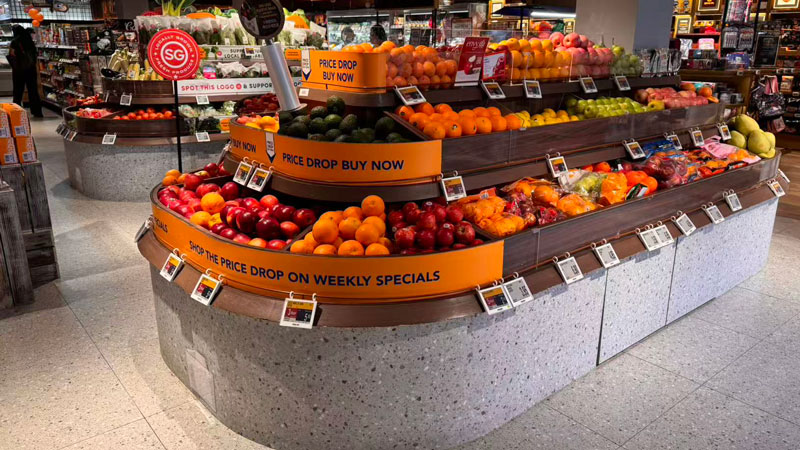 Fruit and vegetable display 10